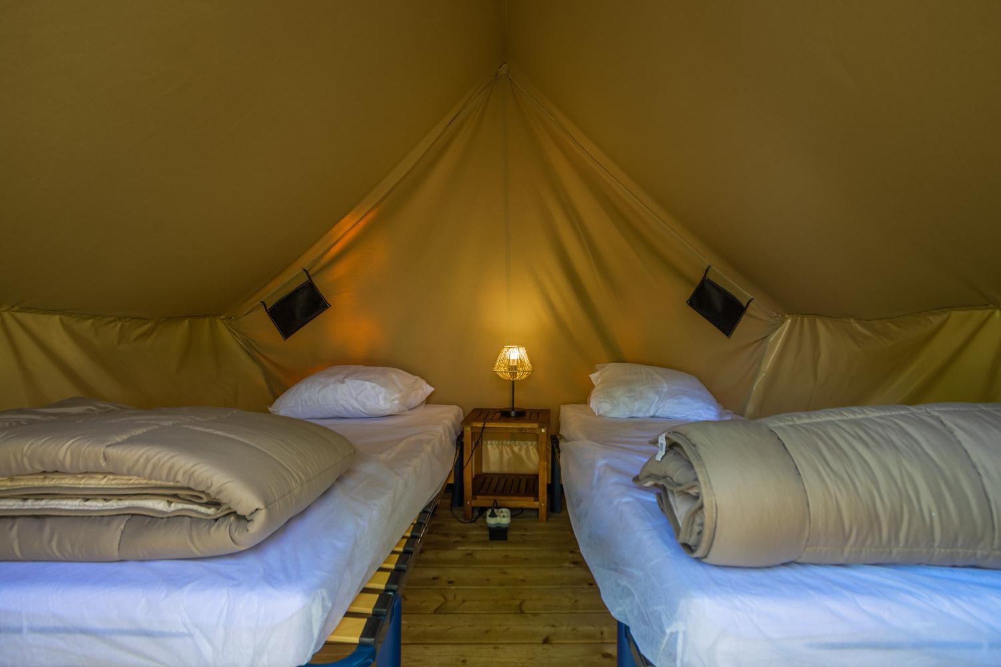 Camping Vesoul Vaivre-et-Montoille Habitación foto
